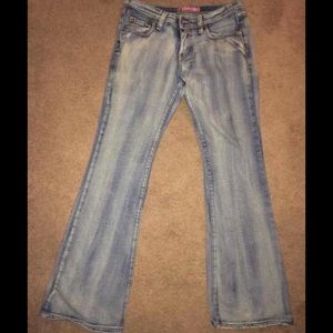 Levi’s low-rise sz 7